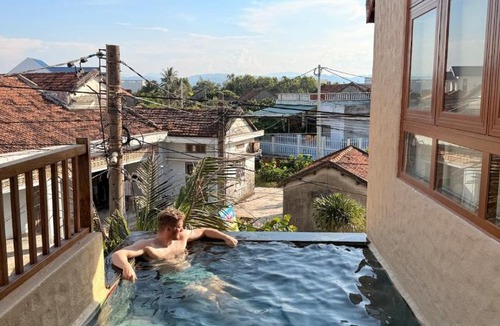 Dong Hoa Villa | Luxury Beach View Pool hot tub Villa for Long Stay
