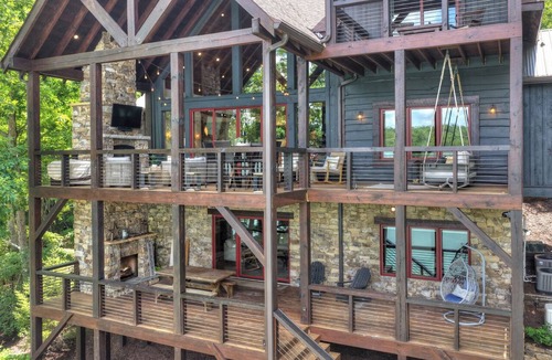 Morganton House | Luxury Lakefront Home on Beautiful Lake Blue Ridge; 3 K Suites + Bunk; Huge Dock