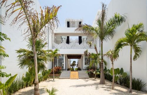 Tulsayab Villa | Luxury Oceanfront Estate with Pool, Staff, Sleeps 24