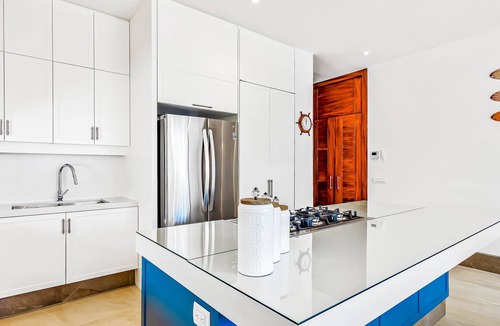 La Puntilla Apartment | Luxury resort apartment with full kitchen, jetted tub, pools, & tennis