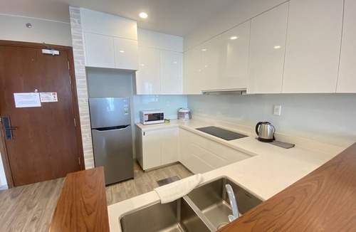 District 4 Apartment | Luxury The Goldview - Spacious 2 Bedroom Apartment Free Gym, Pool, Netflix