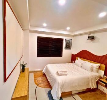 Bui Thi Xuan House | LYLAC Home Saigon NTMK - City Center Spacious Modern Townhouse Roof Terrace