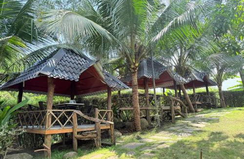 Tan Uyen Town Hotel | LYSA Hotel
