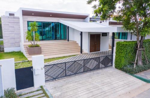 Na Chom Thian House | Mövenpick 3-Bedroom Pool Villa Beach Access, Na Jomtien Pattaya