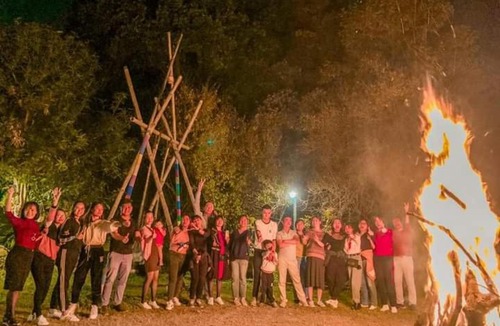 Hoa Binh House | Mường Retreat Hòa Bình Rose room trong Bảo tàng Nghệ thuật