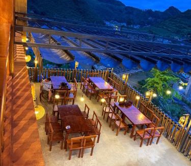 Dong Van Hotel | Mộc homestay & restaurant