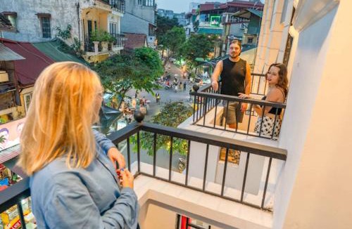 Hang Buom Hostel | Mad Monkey Hanoi Hostel