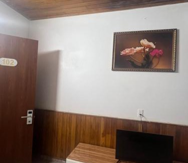Cau Giay Hotel | Mai Hương