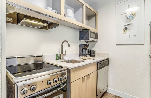 Mobile Hotel | MainStay Suites