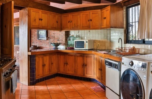 Valle de Bravo House | Majestic Lakeview Home, Jacuzzi, BBQ, Walk to Town