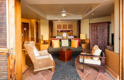 Zihuatanejo Resort | March Break Mexico Getaway 2 Bedroom Beach front Vacation Home Sleeps 6