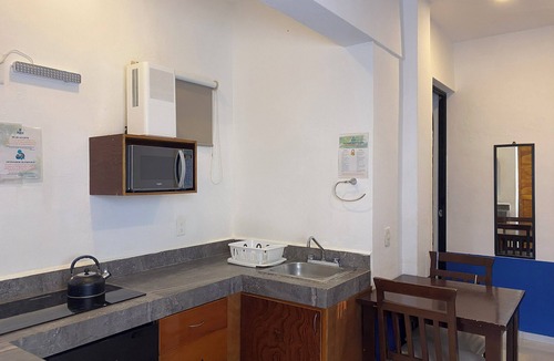 Downtown Hostel | Maui Hostel - Adults Only