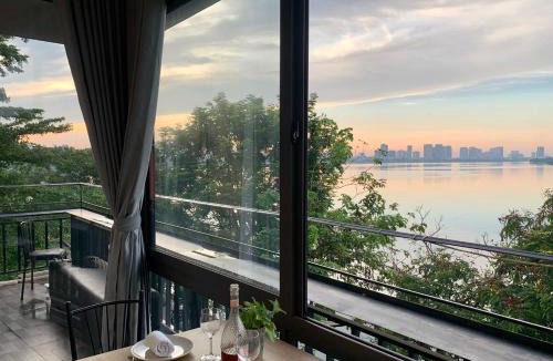 Thuy Khue Apartment | Mhouse lake view 1