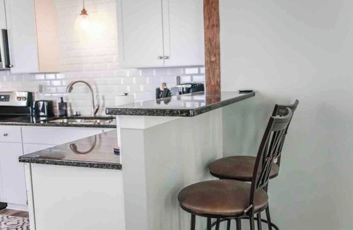 Buckroe Beach House | *Midterm/Longterm* Buckroe Beach Bungalow EV chrg