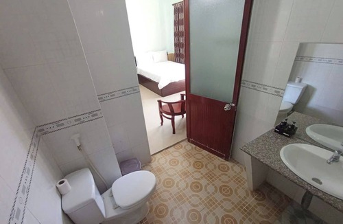 East Ham Tien Beach Hotel | Min's Homestay