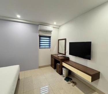 Ha Long Bed & Breakfast | Minh Hưng Motel