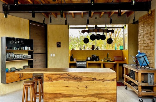 Tlalixtac de Cabrera House | Minimalist Architectural Jewel Near Oaxaca City with Pool & Plush Gardens