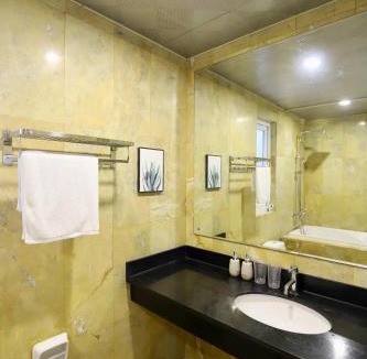 Cong Vi Hotel | Mira Apartment & Hotel