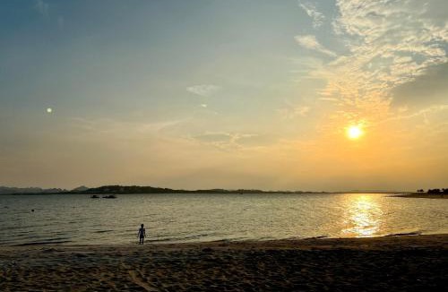 Bai Chay Apartment | MiVi Seaview Homestay Citadines Marina Hung Thang Ha Long