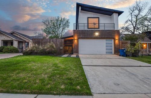 Lower Greenville House | Mod Squad