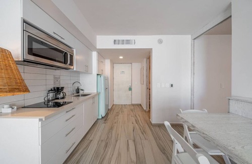 Zazil-ha Condo | Modern 1BR w/Rooftop Pool-Walk to Beach & 5th Ave