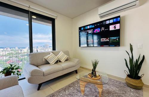Financial District Apartment | Modern 2BR Condo in Providencia, City Views, Pool & Gym