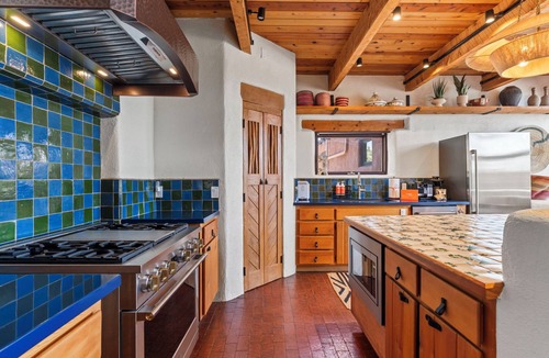 Seton Village House | Modern Adobe Masterpiece | Private Hot Tub | Rooftop Deck