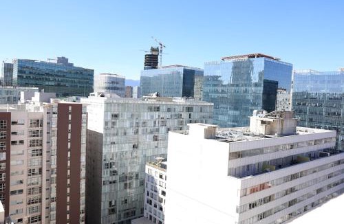 Ampliacion Granada Apartment | Modern Apartment with Premium Amenities
