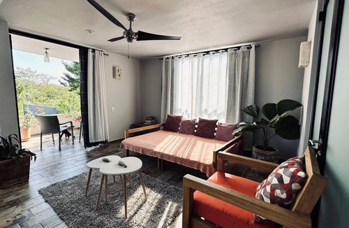 Crucecita House | Modern Beach Home, pool, hot water. 10 min from the beach. For 8-10 guess!