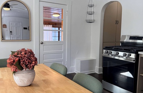Pataskala House | Modern Cape Cod - King Bed - 15m from Intel