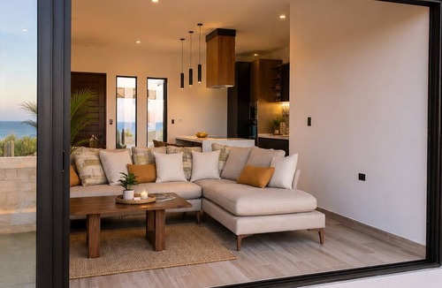 La Ventana House | Modern, Clean & Airy Beach Retreat with Pool and Rooftop Ocean Views