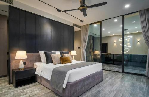 Tho Quang Beach Villa | Modern Luxury Pool Villa w/Sauna 500m to Beach