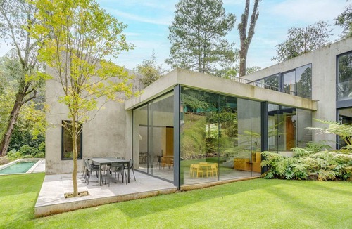 Valle de Bravo Villa | Modern Villa, Enormous Yard Private Heated Pool