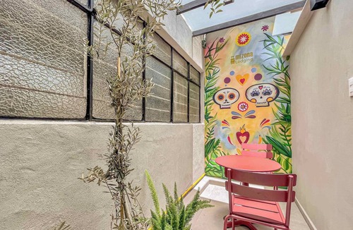Benito Juarez Apartment | Modern WTC retreat | 2 Patios & Artistic Walls