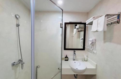 Dich Vong Hau Apartment | Moon Hotel Apartment 3