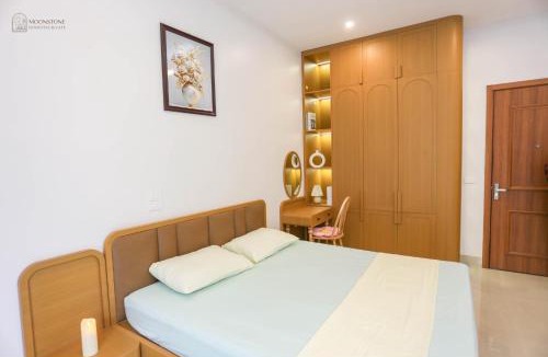 Long Hung House | Moonstone Homestay & Cafe - Vinhomes Ocean Park 2