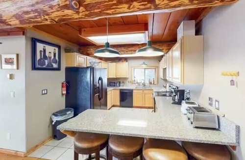 Wildernest House | Mountain Basecamp | Hot Tub + Pool Table