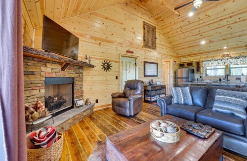 Murphy House | Mountain View & Fire Pit: Updated Murphy Cabin!