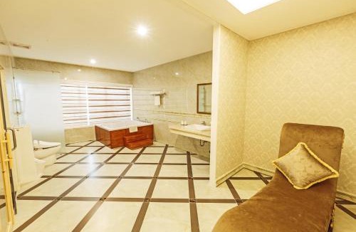 Ninh Kieu Hotel | Muong Thanh Luxury Can Tho Hotel