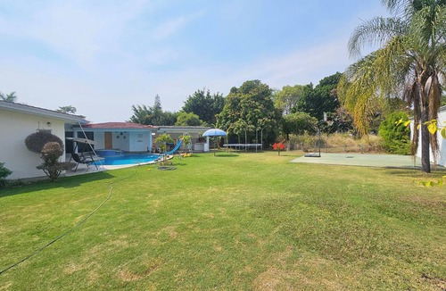 Lomas de Cocoyoc House | Villa Cocoyoc for 23 Pax | Pool, Jacuzzi and Basketball Court