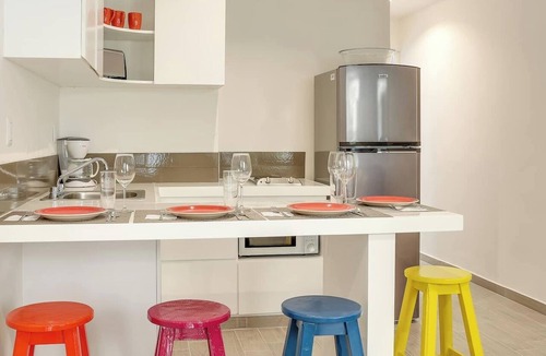 Centro Apartment | Affordable, Minimal, Clean, Fast Wi-Fi, Roof, V6