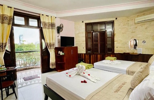 Hue City Centre Hotel | Nam Phương Riverside Villa