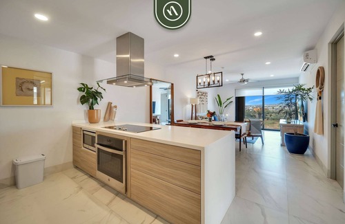 El Tezal Apartment | New Condo Right Next to the Beach - Pool