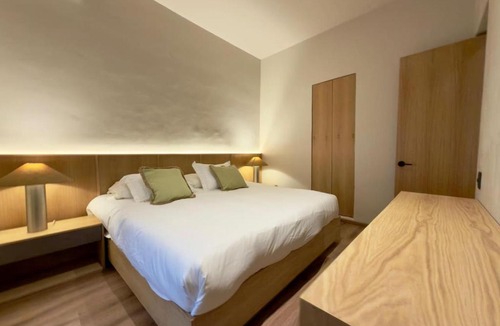 Colonia Roma Apartment | NEW designer studio in authentic Roma Norte