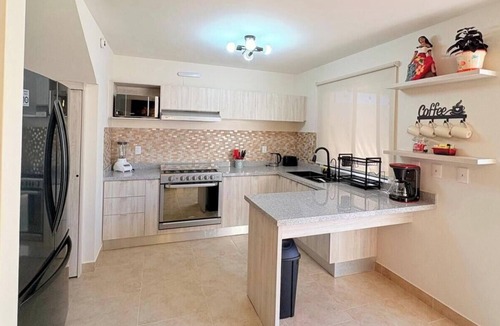 El Marques House | New, fully equipped! Full bathroom for each room.