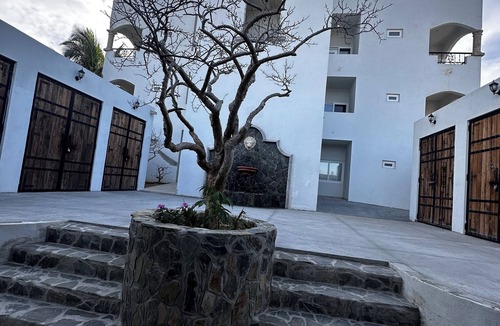 Cerritos Condo | New Oceanfront 3 Bed Condo @ Cerritos Beach near Todos Santos & surfing WIFI A/C