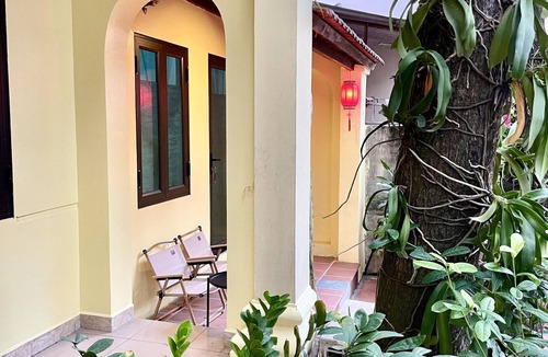 Dong Anh House | Ngôi Nhà Việt Ấm Cúng Hướng Sân Vườn Giường Cỡ Queen