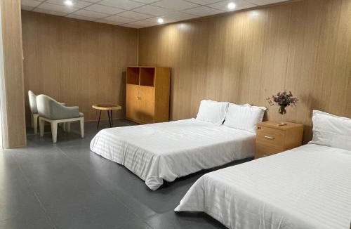 Chau Duc Hotel | Nhà Bên Đồi - The Hill House