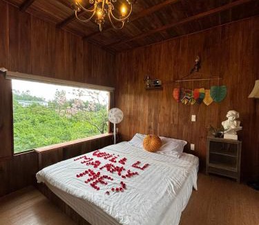 Huong Thuy Apartment | Nhà Bên Đồi