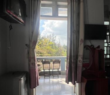 Hoai Nhon Hotel | Nhà nghỉ Bình Long